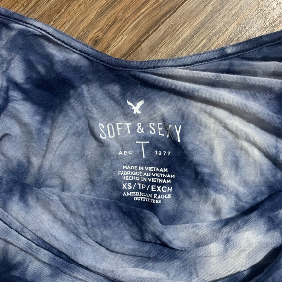 American Eagle off the shoulder tee - Picture 3 of 3